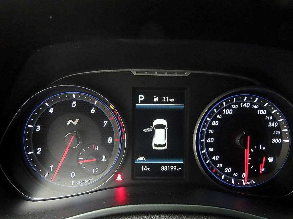 HYUNDAI Veloster - Vista 8