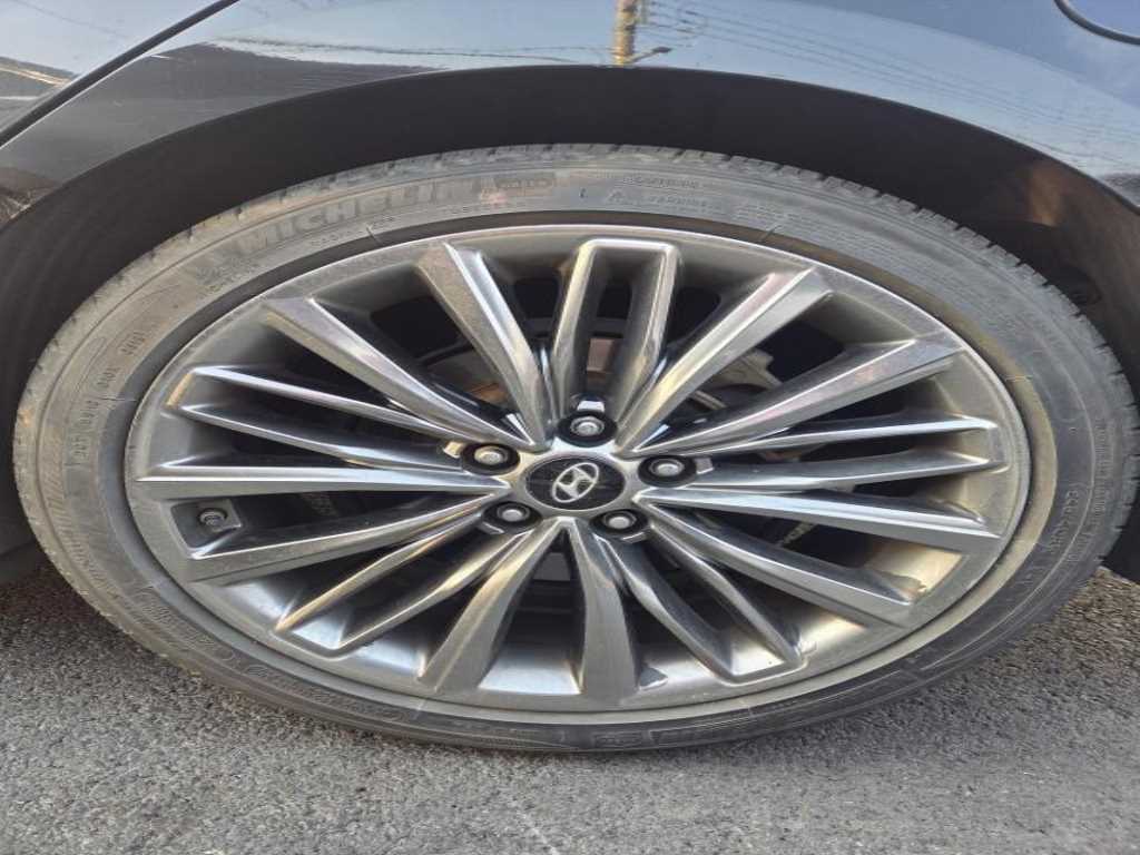 HYUNDAI Grandeur - Vista 9