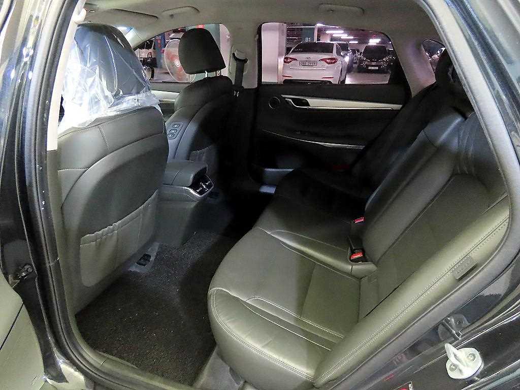 HYUNDAI Grandeur - Vista 7