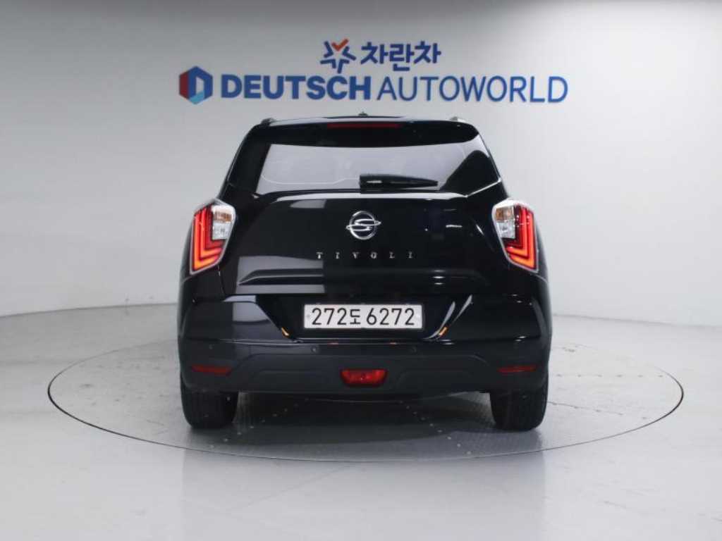 Ssangyong Tivoli - Vista 4