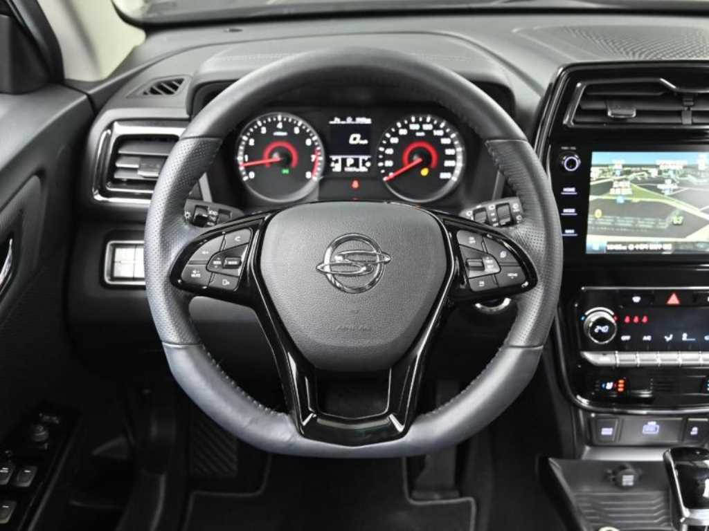 Ssangyong Tivoli 2023 Negro - Importación desde Corea - HF Imports Iquique - Foto 13