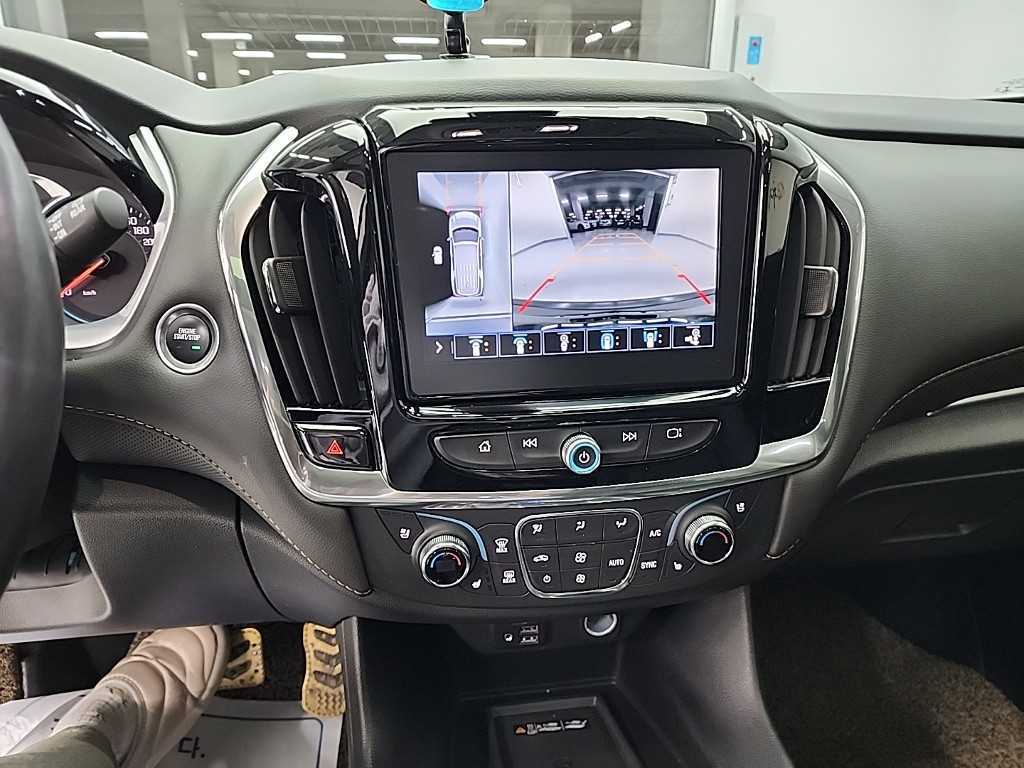 Chevrolet Travers - Vista 10