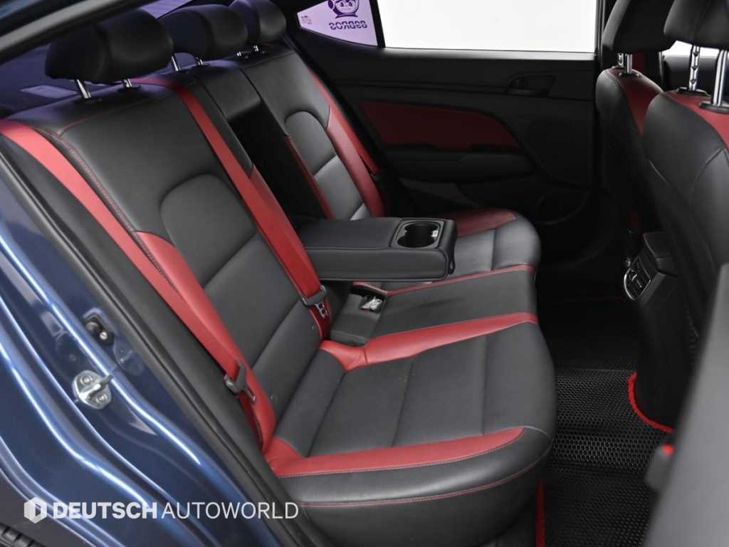 HYUNDAI Avante - Vista 12