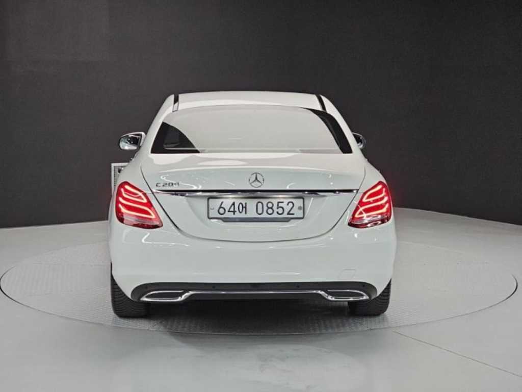 Mercedes Benz C Class - Vista 3