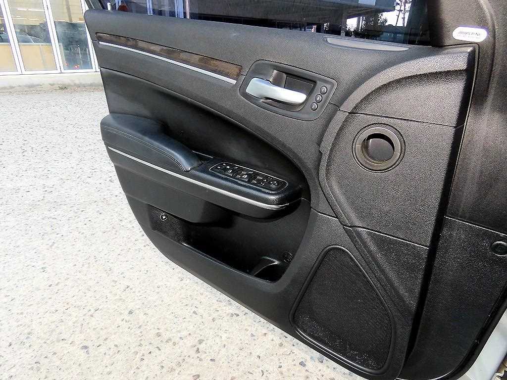 Chrysler 300C - Vista 11