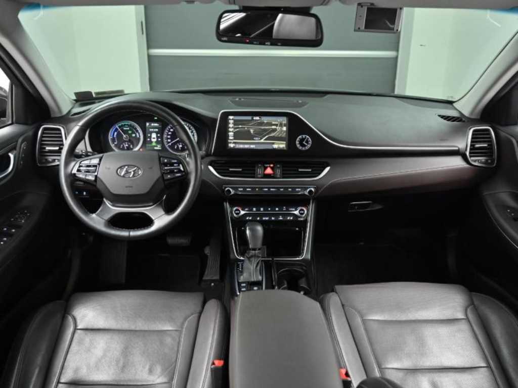 HYUNDAI Grandeur - Vista 7