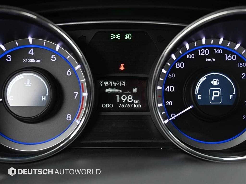 HYUNDAI Sonata - Vista 8