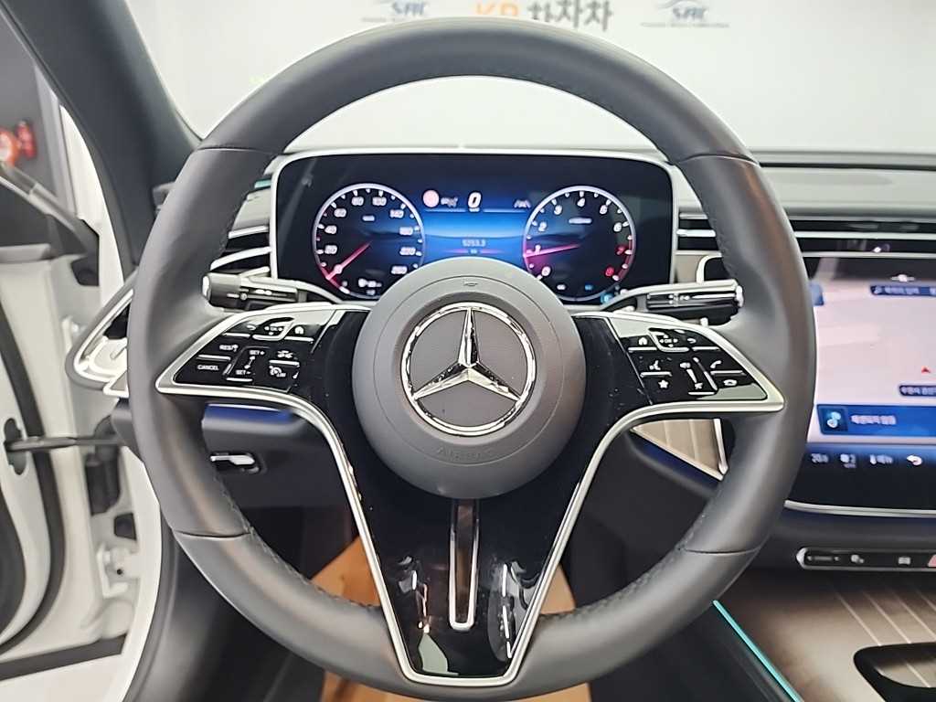 Mercedes Benz E class - Vista 9