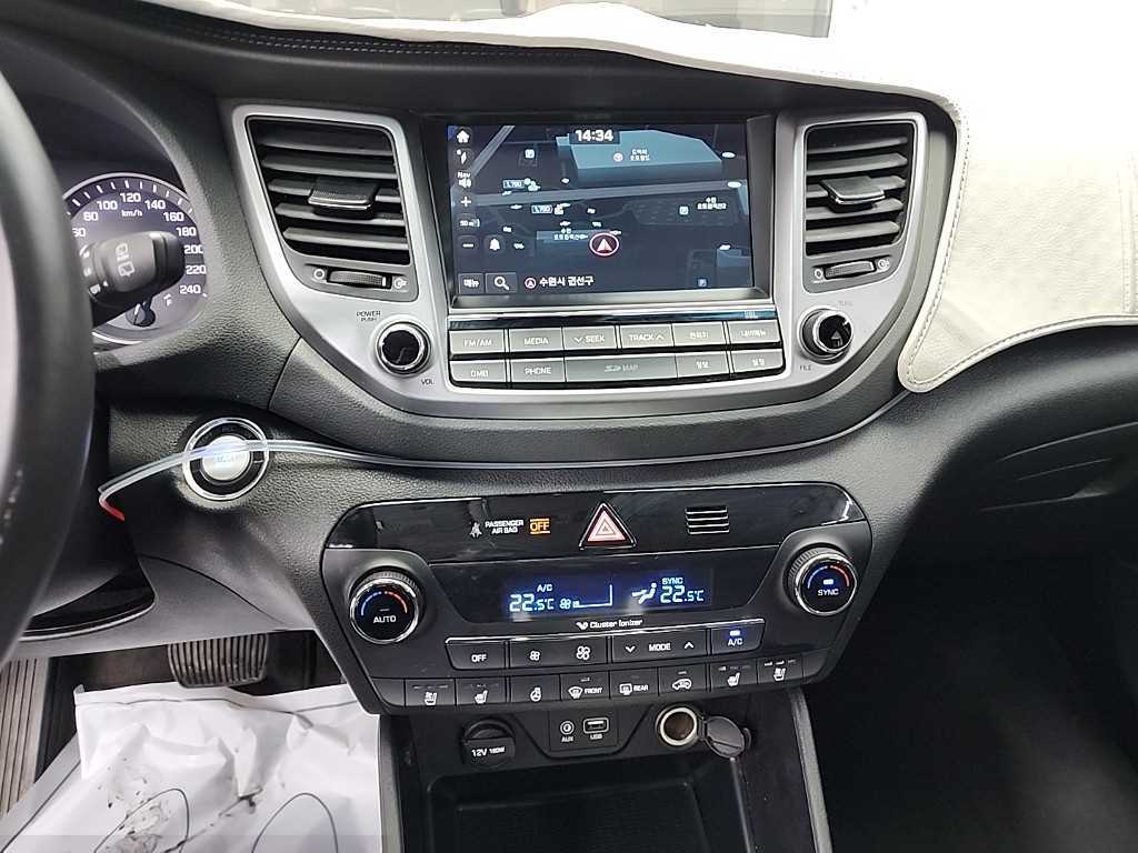 HYUNDAI Tucson - Vista 10