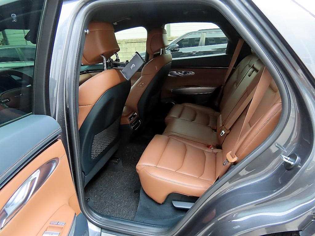 Genesis GV70 - Vista 6