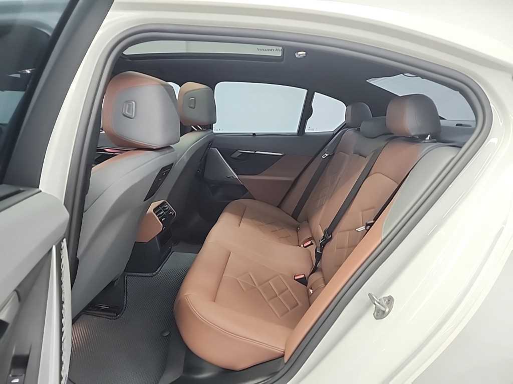 BMW 5 Series - Vista 12