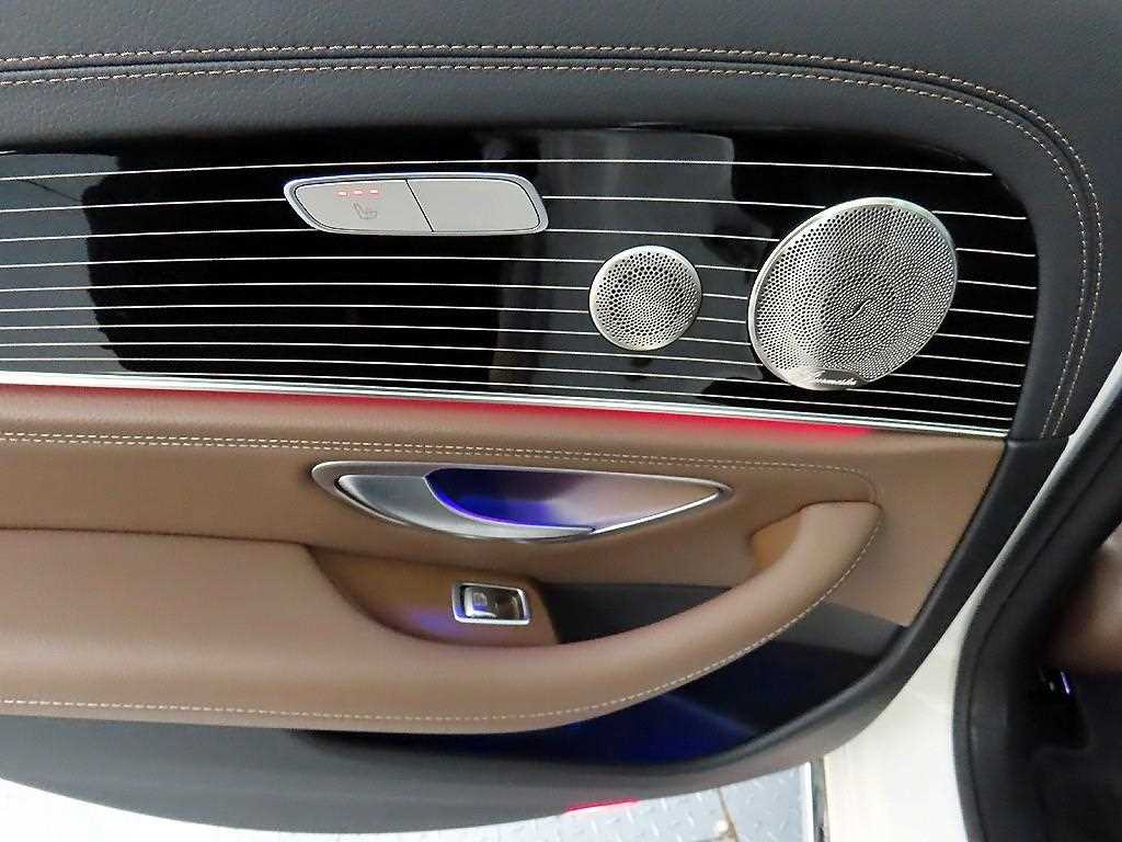 Mercedes Benz E class - Vista 12