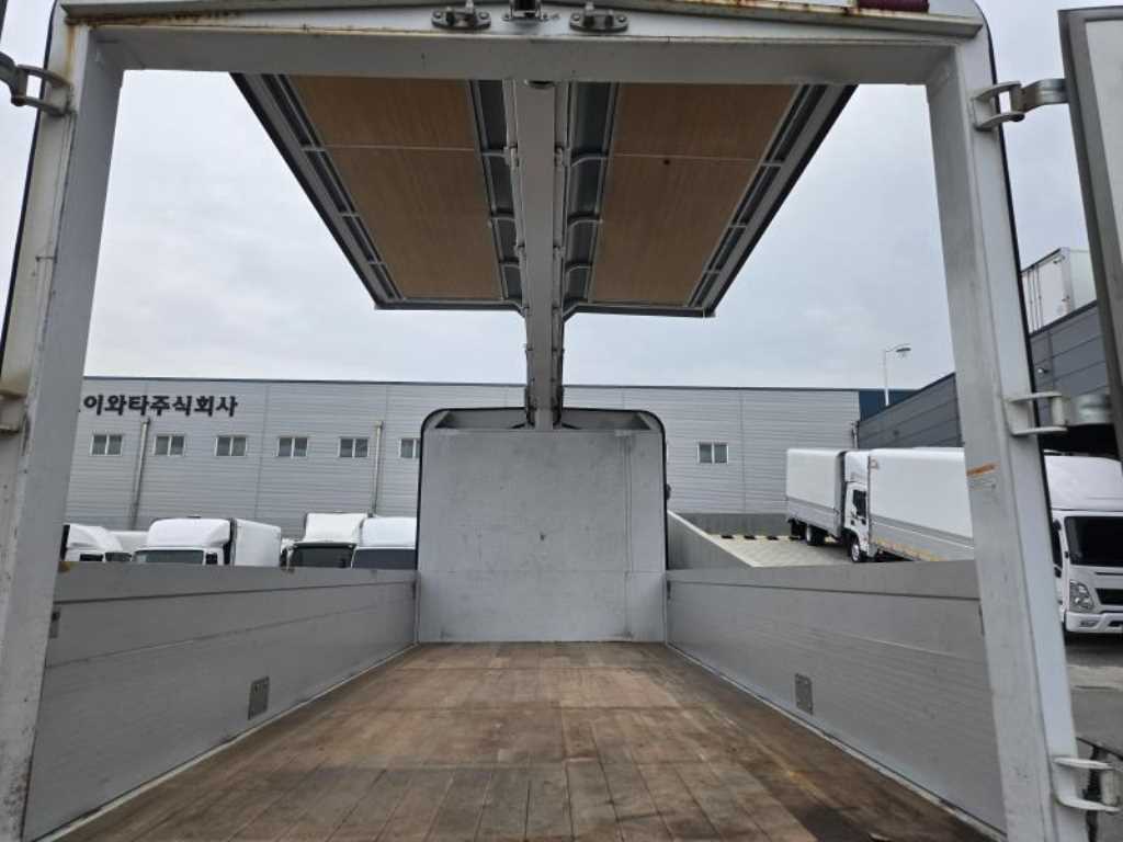 medium and large cargo truck - Vista 10