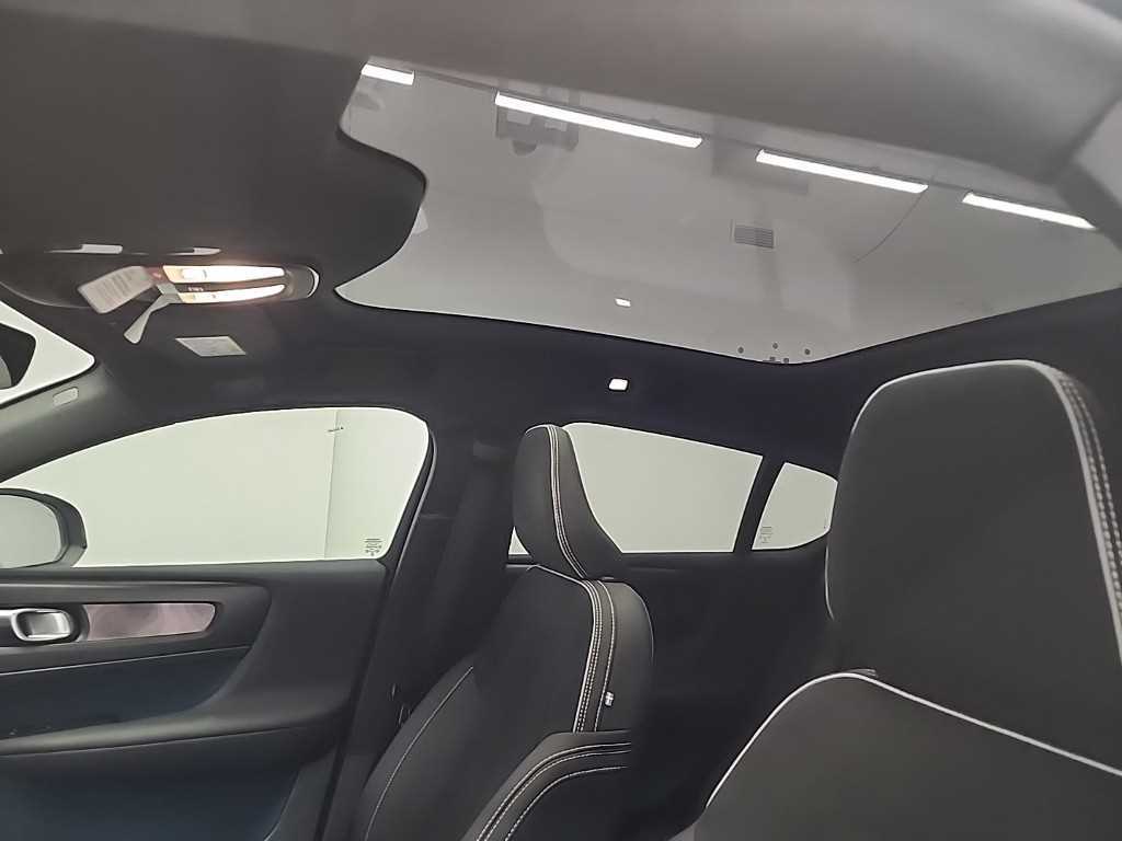 Volvo C40 Recharge 2023 Blanco - Importación desde Corea - HF Imports Iquique - Foto 14