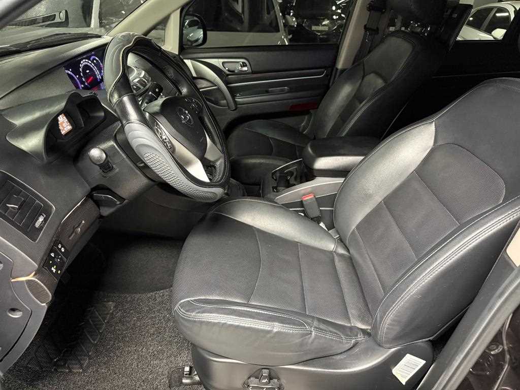 Ssangyong Korando - Vista 11