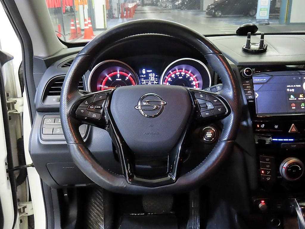 Ssangyong Tivoli - Vista 8