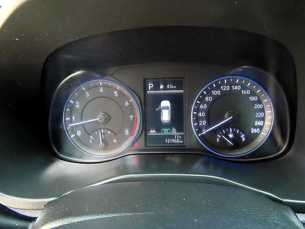 HYUNDAI Kona - Vista 9