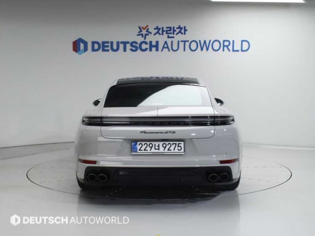 Porsche Panamera - Vista 4