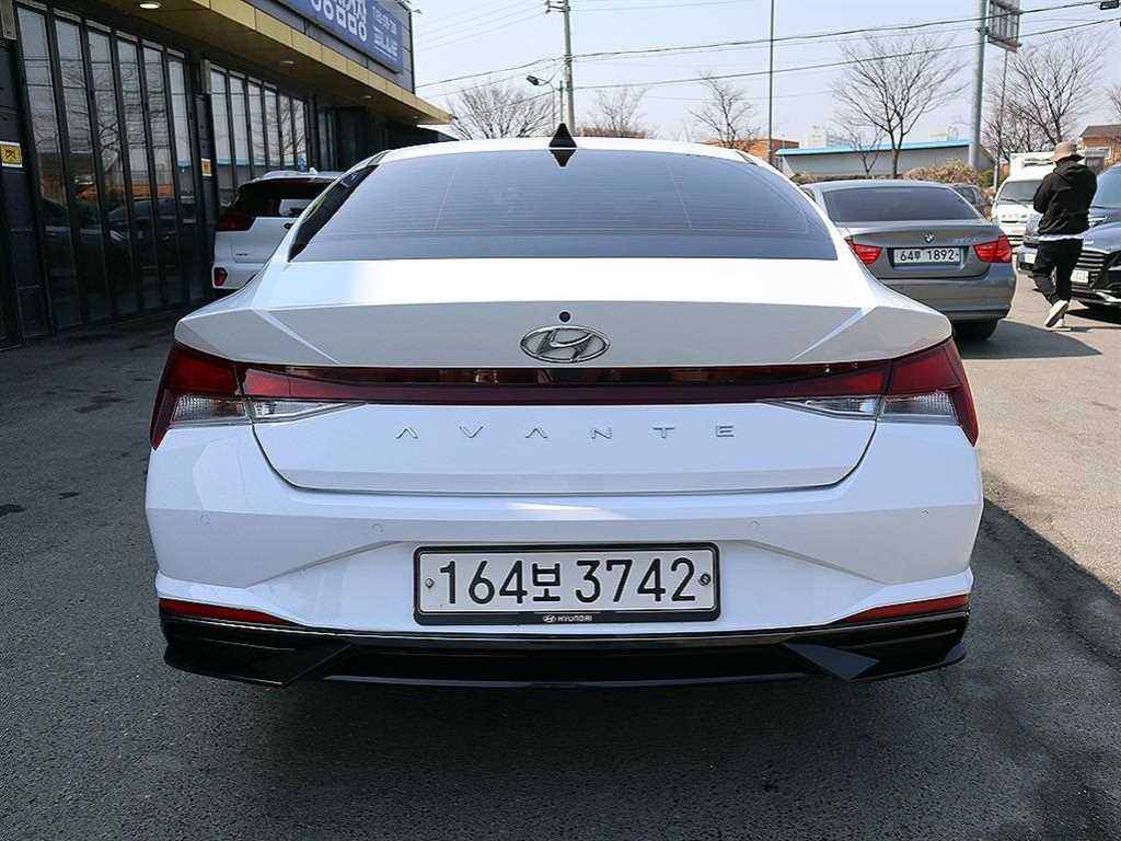 HYUNDAI Avante - Vista 4