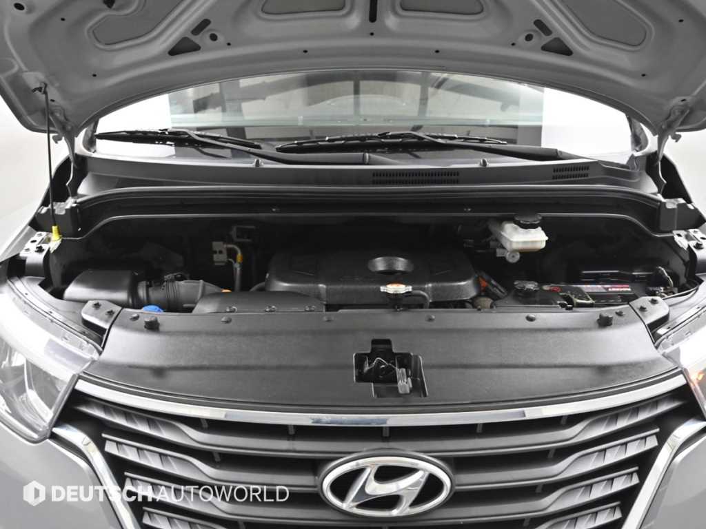 HYUNDAI Starex - Vista 6