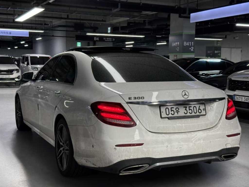 Mercedes Benz E class - Vista 2