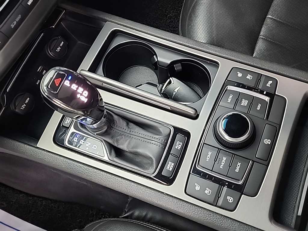 HYUNDAI Genesis - Vista 9