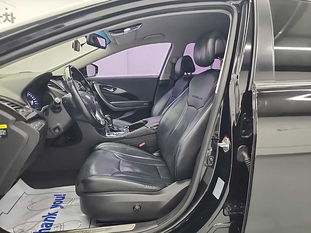 HYUNDAI Grandeur - Vista 11