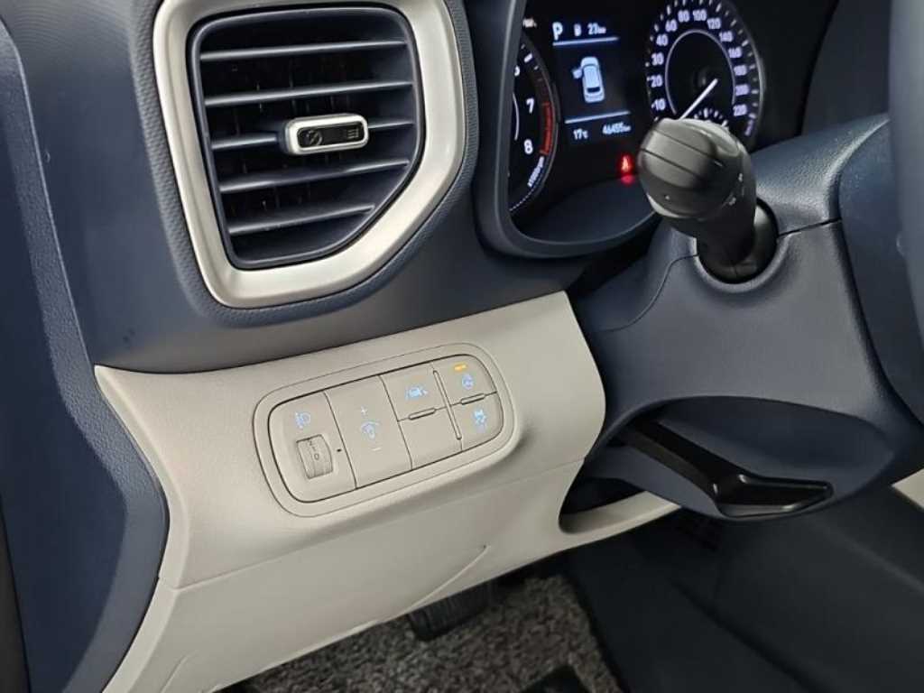 HYUNDAI Venue - Vista 8