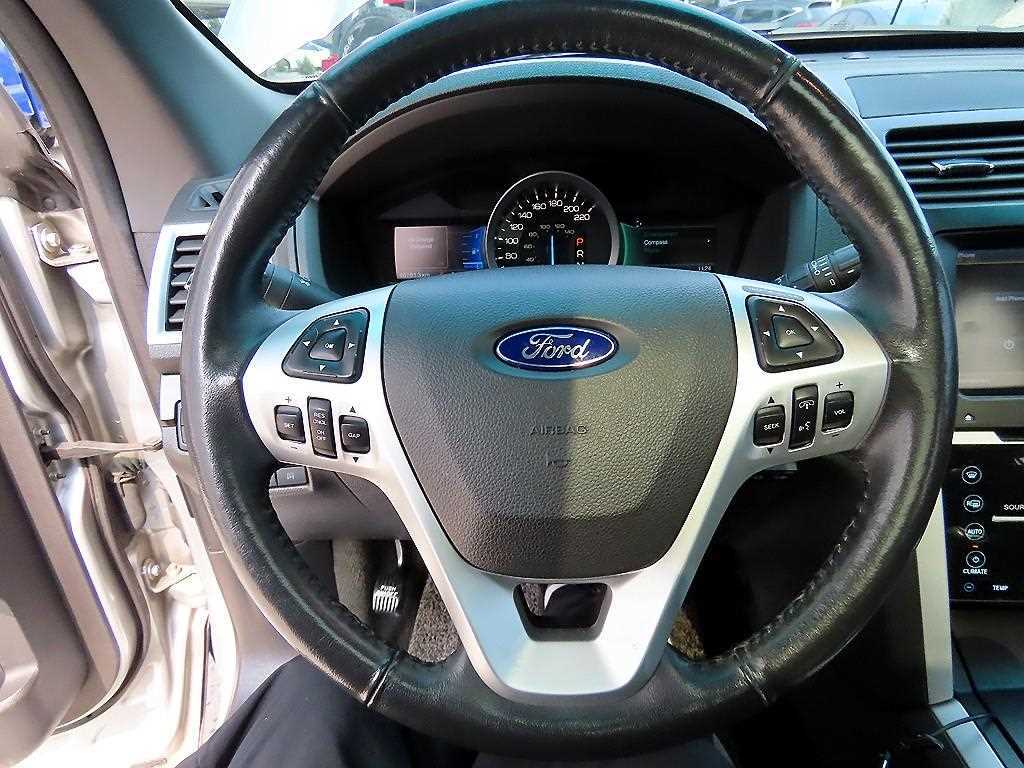Ford Explorer - Vista 8