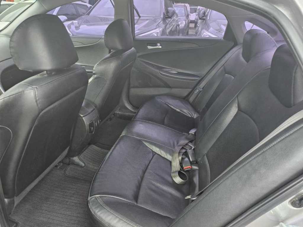 HYUNDAI Sonata - Vista 6