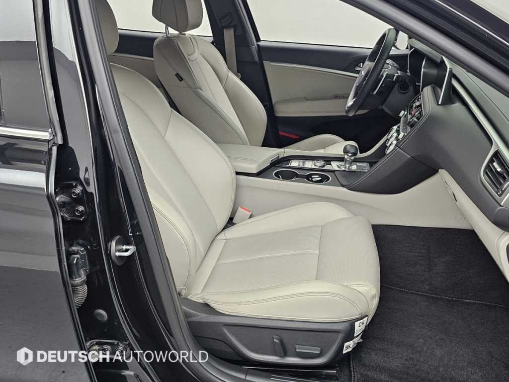 Genesis G70 - Vista 10