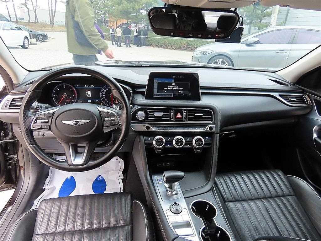 Genesis G70 - Vista 7