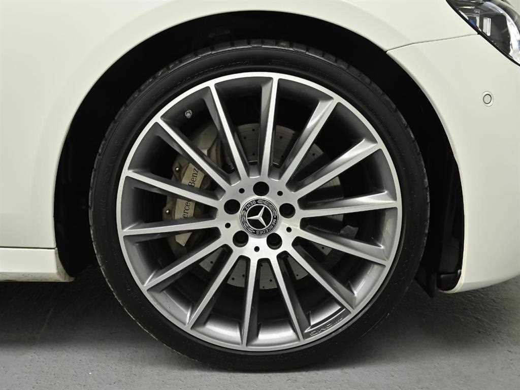 Mercedes Benz E class - Vista 5