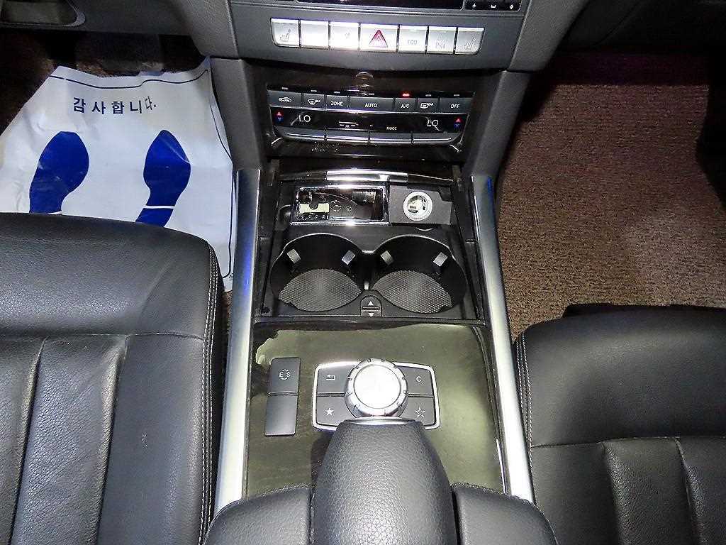 Mercedes Benz E class - Vista 12