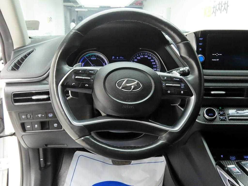 HYUNDAI Sonata - Vista 8