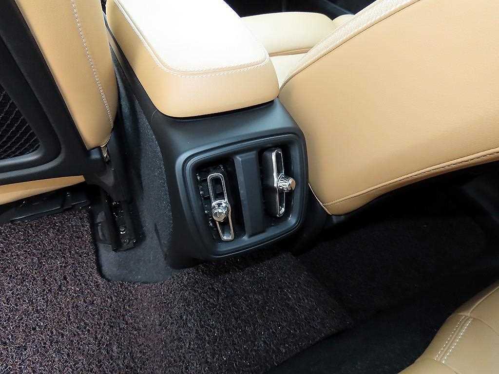 Volvo XC40 2021 Blanco - Importación desde Corea - HF Imports Iquique - Foto 15