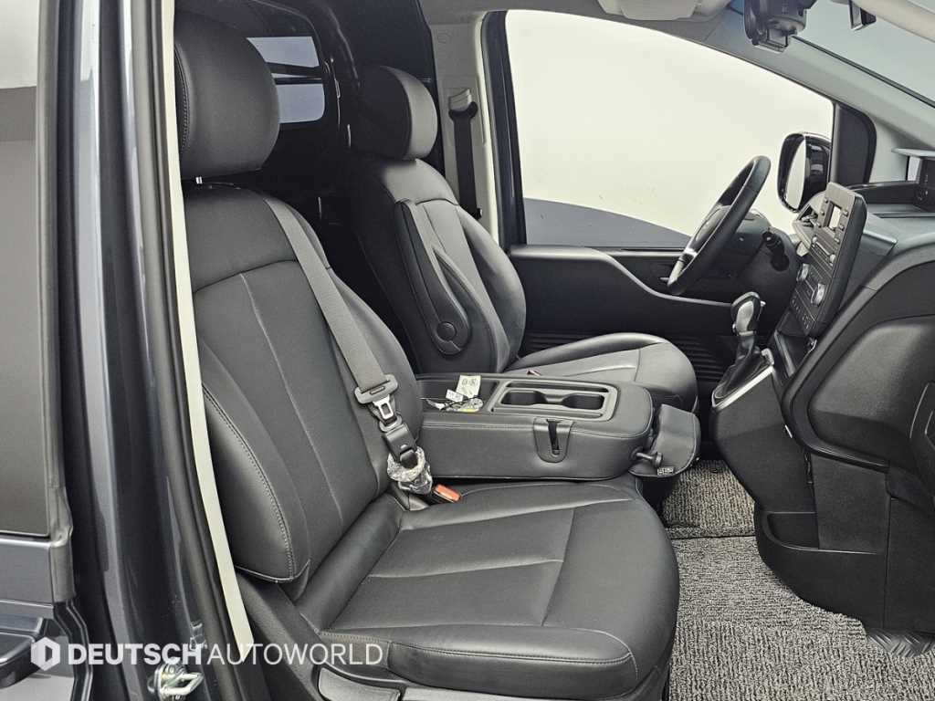 HYUNDAI Staria - Vista 10