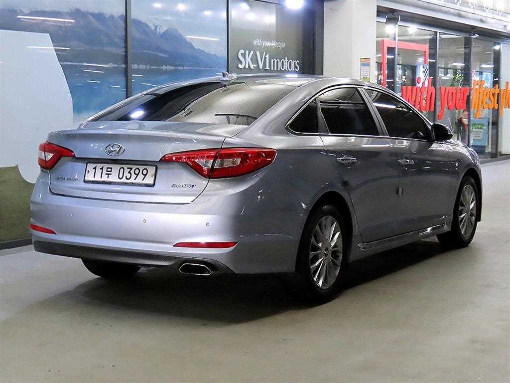 HYUNDAI Sonata - Vista 4