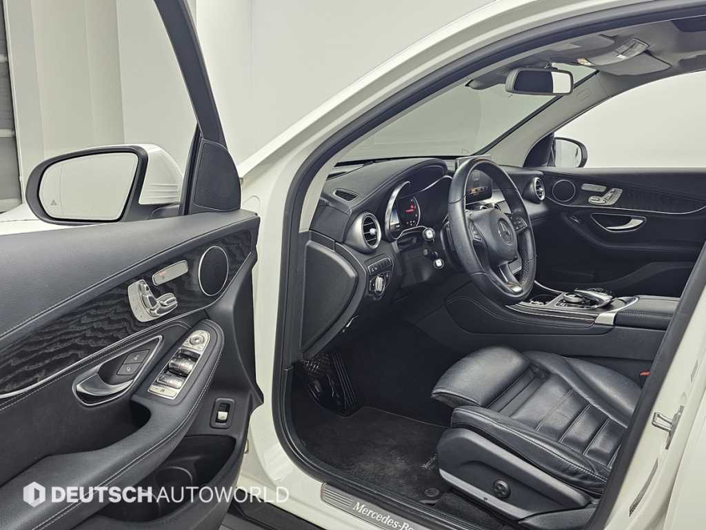 Mercedes Benz GLC Class - Vista 11