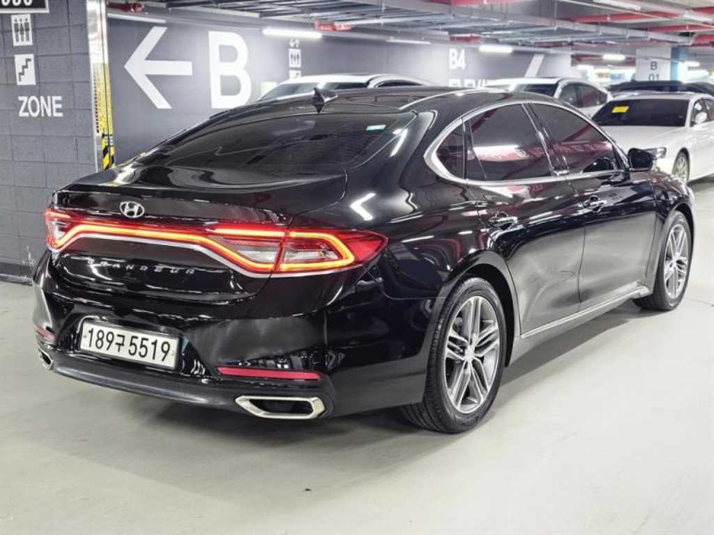 HYUNDAI Grandeur - Vista 4