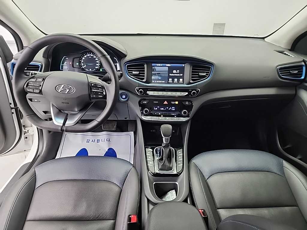 HYUNDAI Ioniq - Vista 7