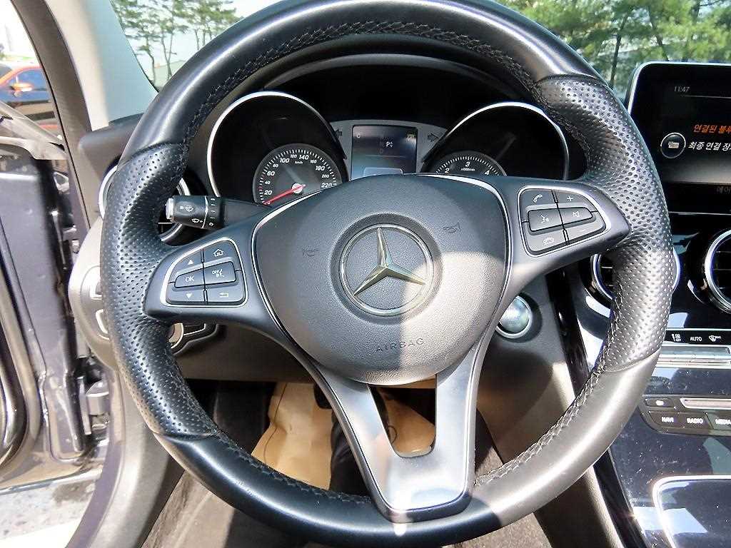 Mercedes Benz C Class - Vista 8