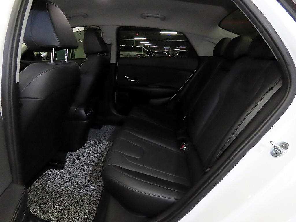 HYUNDAI Avante - Vista 7