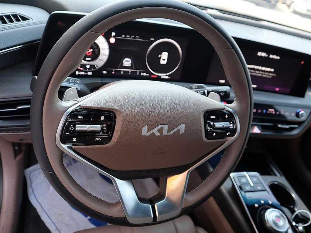 KIA K8 - Vista 8