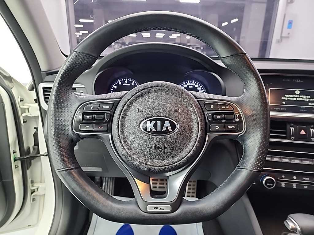 KIA K5 - Vista 9