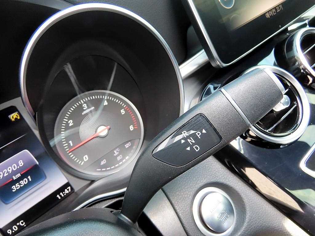 Mercedes Benz C Class - Vista 11