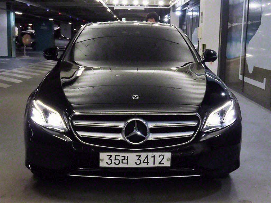 Mercedes Benz E class - Vista 2