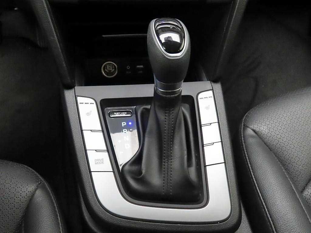 HYUNDAI Avante - Vista 10