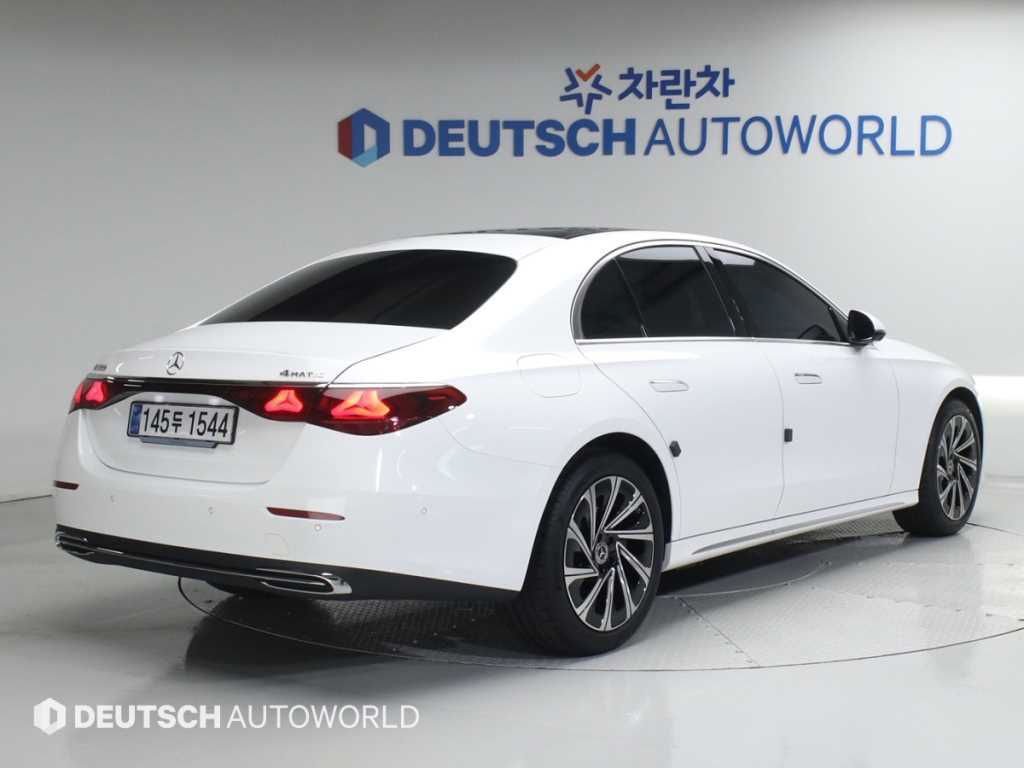 Mercedes Benz E class - Vista 2