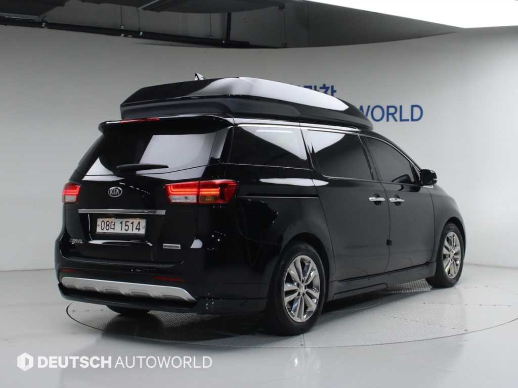 KIA Carnival - Vista 2
